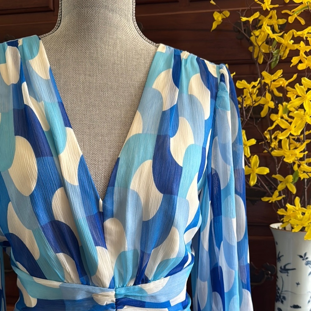 Donna Morgan Blue and White Patterned Dress Size 12